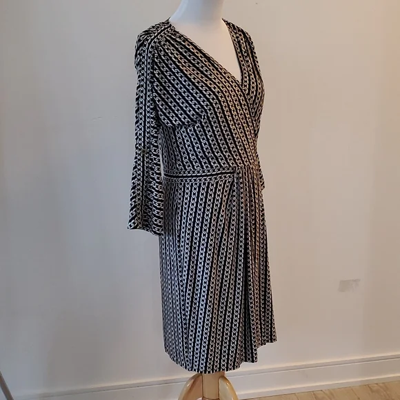 Laundry by Shelli Segal Size 6 Dress Chain Dress - Picture 3 of 11